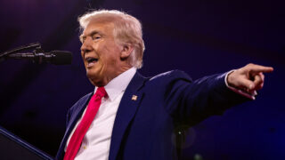 Les Conservateurs Triomphent aux Élections Allemandes tandis que l'Extrême Droite Progresse