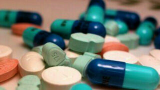 Le Laboratoire de Tests de Médicaments Déclare Contrefaits les Produits de Sept Entreprises Pharmaceutiques