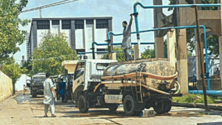 Karachi se Prépare à une Grave Pénurie d'Eau Pendant les Réparations de Pipeline