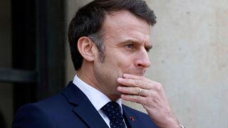 Macron Plaide pour une Augmentation des Dépenses Militaires pour Renforcer la Défense Européenne