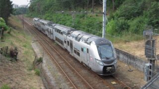 Accident Tragique : Deux Adolescents Fauchés par un Train Près de Bordeaux