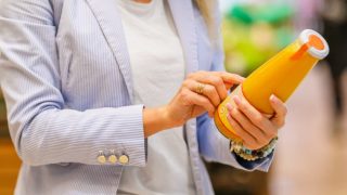 Un Verre de Jus d'Orange Quotidien Pourrait Réguler la Tension Artérielle et Calmer l'Inflammation, Selon une Étude