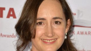 Sophie Kinsella, Auteure Adorée de la Série "Shopaholic", S'éteint à 55 Ans