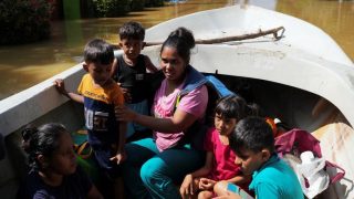 Pakistan envoie 200 tonnes d'aide au Sri Lanka par la mer après un refus de survol