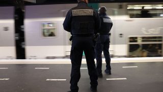 Sécurité dans les transports : la police ferroviaire va expérimenter les pistolets Taser