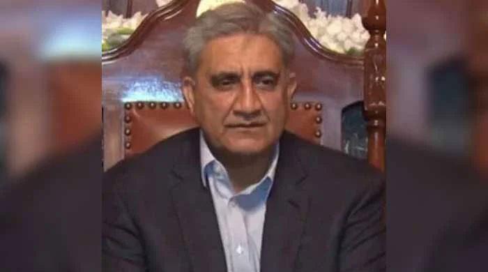 Général (ret) Qamar Javed Bajwa hospitalisé après une chute à son domicile