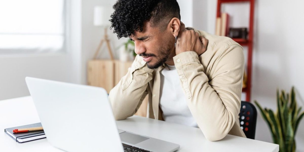 Posture du "Crevette de Bureau" : Les Dangers pour Votre Santé et Comment Y Remédier