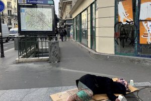 Paris : une hausse de 10% des sans-abri révèle une crise sociale qui s'aggrave