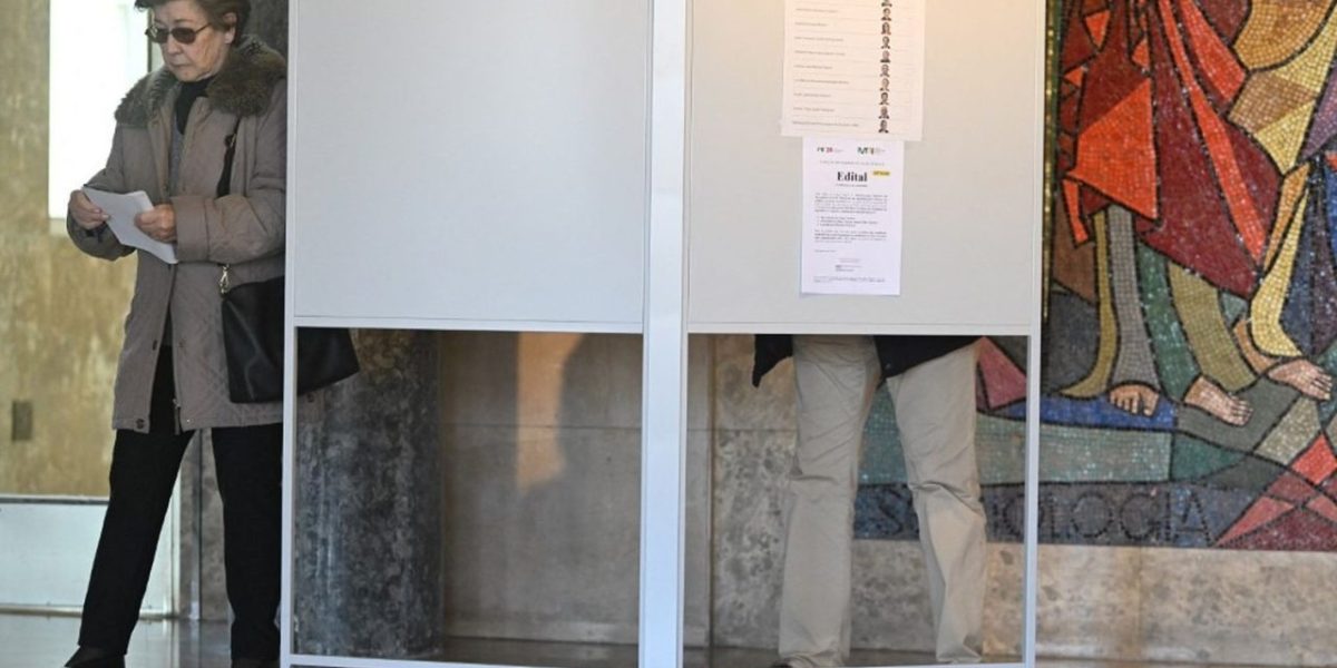 Portugal : Antonio José Seguro (PS) favori face à André Ventura (Chega) au second tour de la présidentielle