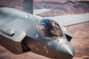 Un F-35 américain touché par des tirs présumés iraniens au Moyen-Orient, atterrissage d'urgence