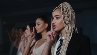 Eurovision 2025 : Monroe dévoile "Regarde !", le titre et clip de la candidature française