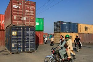 Karachi Paralysée : Routes Bloquées et Écoles Fermées Après les Manifestations Suite à l'Assassinat de Khamenei