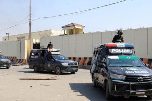 Karachi : Neuf morts dans des affrontements au Consulat américain après l'annonce de la mort de Khamenei