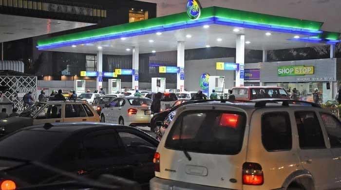 Pakistan : Hausse de 55 Rs du Carburant, les Prix du Pétrole et du Diesel Révisés Hebdomadairement
