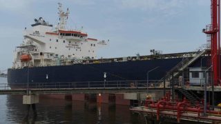 Pakistan Détourne ses Importations de Pétrole vers la Mer Rouge après la Fermeture du Détroit d'Hormuz