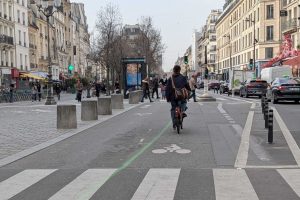 Une Ligne Verte Mystérieuse Apparaît à Paris pour le Semi-Marathon Hoka 2026