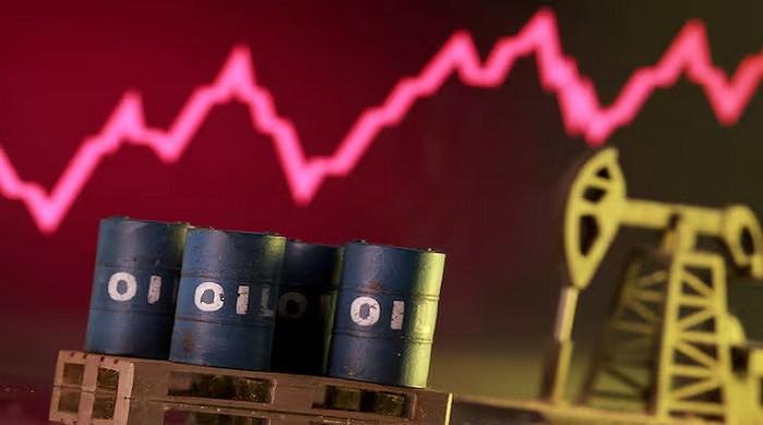 Pétrole : les prix explosent de plus de 25% après la fermeture du détroit d'Hormuz