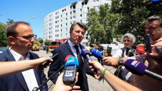 Tête de porc et affiche antisémite devant chez Christian Estrosi : une enquête ouverte à Nice