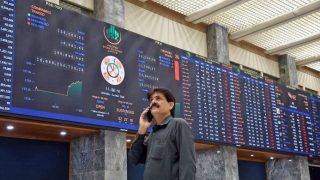 PSX en Chute Libre : Les Prix du Pétrole et les Tensions Régionales Pèsent sur le Marché