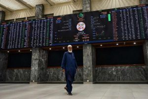 PSX : Marché mitigé entre la flambée du pétrole et les progrès avec le FMI