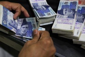 La Roupie Pakistanaise Stable, Soutenue par les Transferts de Fonds du Ramadan et de l'Eid