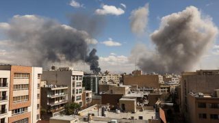 Conflit USA-Israël-Iran : Gains "Historiques", Menace sur le Détroit d'Hormuz et Escalade Régionale