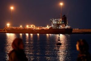 Pétrole : les prix en flèche après la fermeture du détroit d'Hormuz