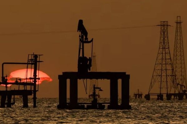 Le Pétrole Franchit les 108$ : Tensions au Moyen-Orient et Attentes des Marchés