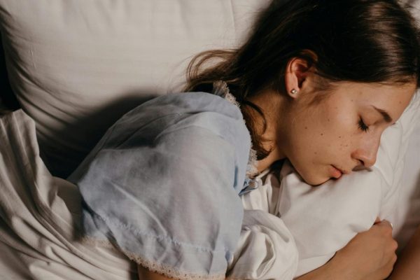 Les Rêves Profondiraient le Sommeil, Révèle une Étude dans PLOS Biology