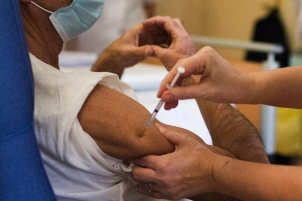 France lance sa campagne de rappel COVID-19 de printemps pour les plus vulnérables