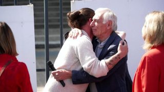 Cécile Kohler et Jacques Paris retirent leurs portraits à l'Assemblée : un symbole fort après 4 ans de captivité en Iran