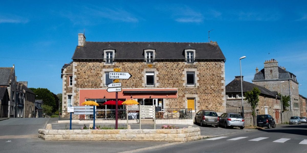 Plouasne : le maire mis en examen après le décès d'une femme lors d'une hospitalisation forcée