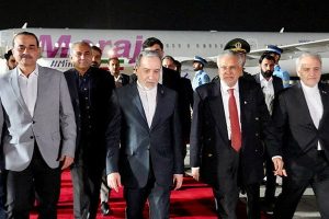 Crise Iran-États-Unis : Une Proposition pour le Détroit d'Ormuz Reporte les Négociations Nucléaires