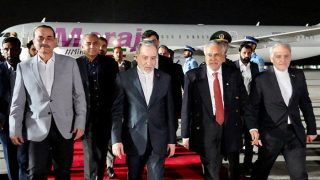 Crise Iran-États-Unis : Une Proposition pour le Détroit d'Ormuz Reporte les Négociations Nucléaires