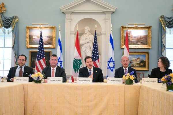 Israël cherche à exclure la France des négociations de paix avec le Liban