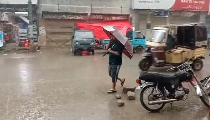 Karachi en état d'alerte maximale après des pluies torrentielles et des inondations