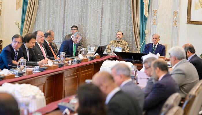 Le Premier Ministre Shehbaz Sharif Ordonne la Numérisation Complète de la Commission Nationale des Tarifs