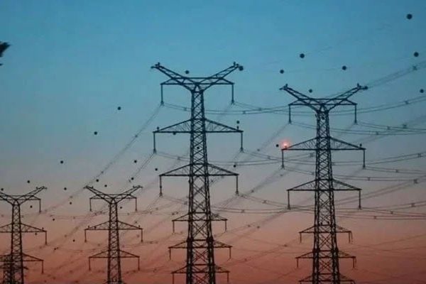 Hausse du Tarif Électrique : Nepra Augmente le Prix de 1,42 Rs par kWh au Niveau National