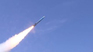 La Marine Pakistanaise Teste un Missile Anti-Navire Indigène et Renforce sa Dissuasion