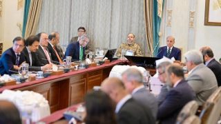 Le Premier Ministre Shehbaz Sharif Ordonne la Numérisation Complète de la Commission Nationale des Tarifs