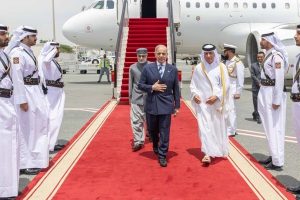 Le Premier ministre Shehbaz Sharif à Doha pour des pourparlers cruciaux avec l'Émir du Qatar