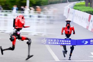 Record du Monde Battu : Des Robots Humanoïdes Vainquent le Semi-Marathon