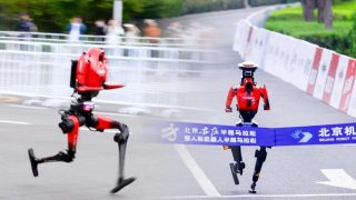 Record du Monde Battu : Des Robots Humanoïdes Vainquent le Semi-Marathon