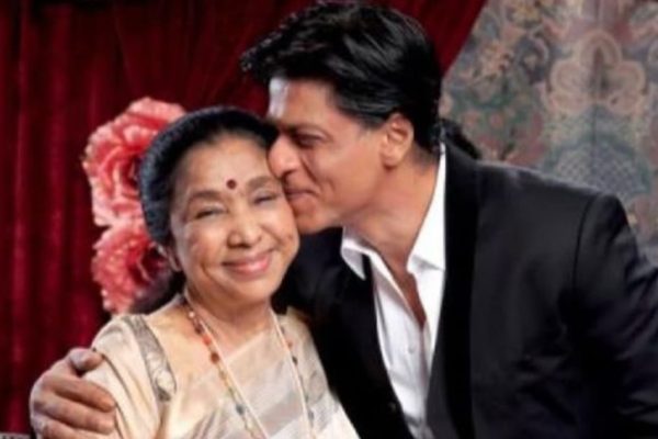Asha Bhosle S&rsquo;éteint à 92 Ans : Shah Rukh Khan et Bollywood Rend Hommage à la Légende