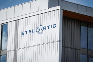Stellantis arrête la production automobile à l'usine historique de Poissy après 2028