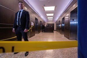 Assassinat présumé de Trump : un Californien de 31 ans inculpé pour tentative de meurtre après une attaque déjouée lors d’un dîner à Washington