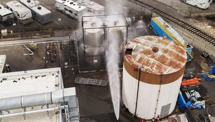 Catastrophe industrielle à Longview : l’explosion d’un réservoir chimique fait plusieurs morts