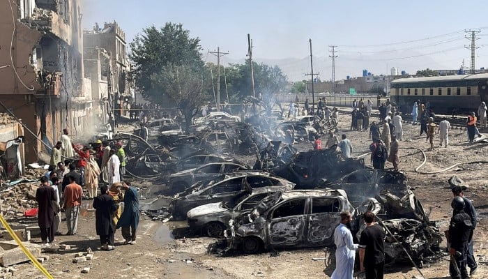 Explosion ferroviaire à Quetta : 14 morts, l’état d’urgence décrété