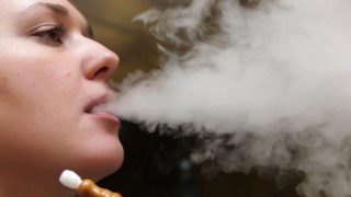 Vente de tabac en France : chute historique de 8,2 % en 2025, explosion du vapotage chez les jeunes