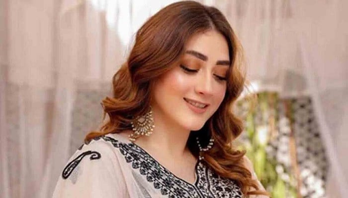 Harcèlement et Menaces : L’Actrice Momina Iqbal Porte Plainte Contre un Député de la PML-N
